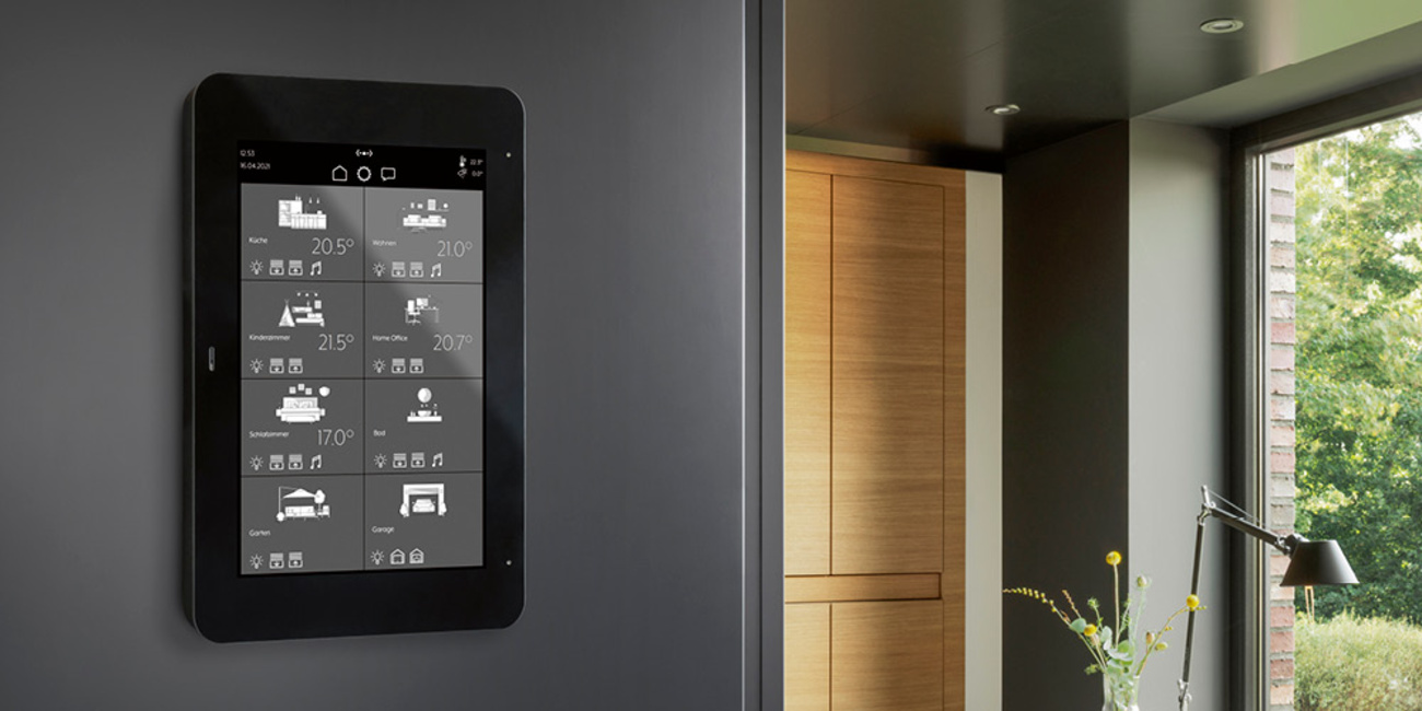 JUNG Smart Panel 8 bei Elektromontage Pulfrich & Diehl GbR in Burbach